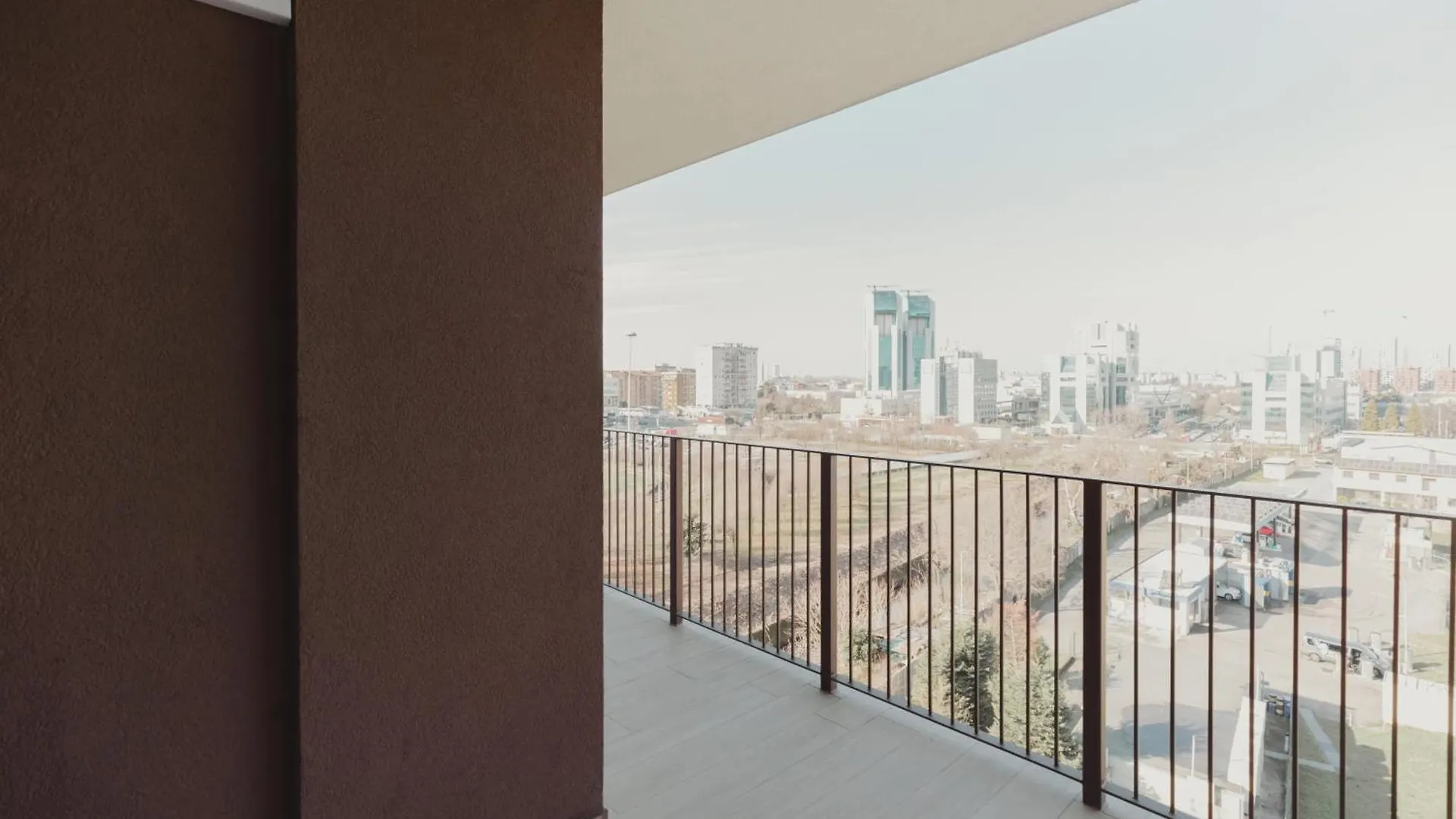 Gohost - Modern And Bright Apartments With Terrace And Balcony Milan