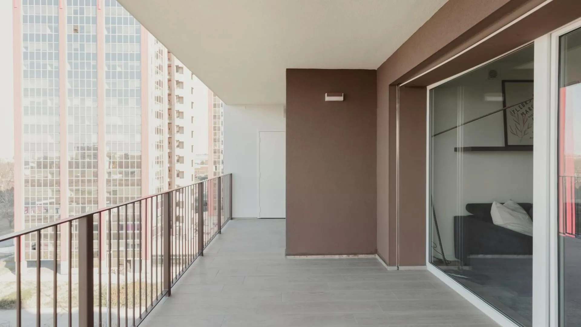 Gohost - Modern And Bright Apartments With Terrace And Balcony Milan Italy