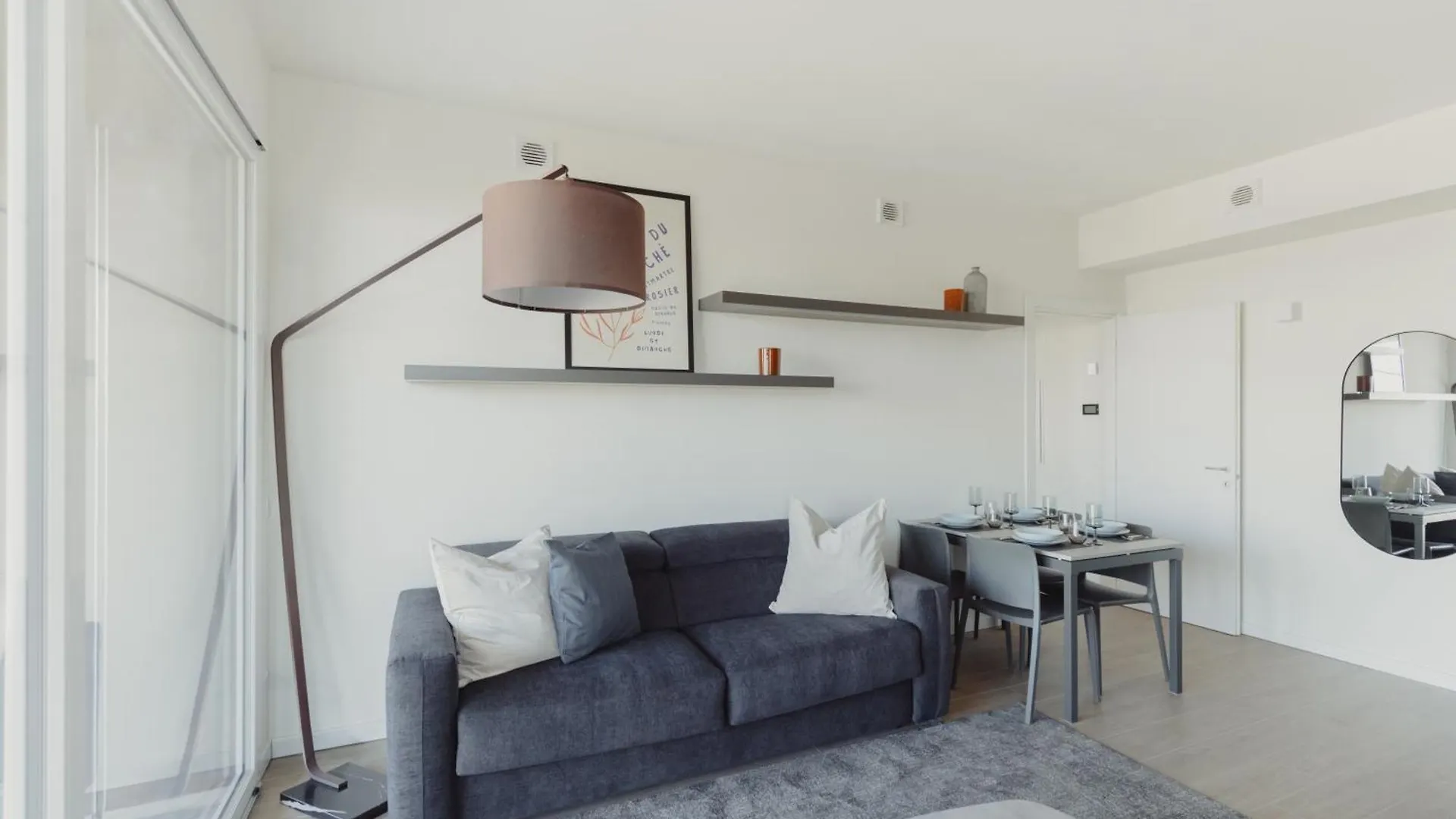 Gohost - Modern And Bright Apartments With Terrace And Balcony Milan