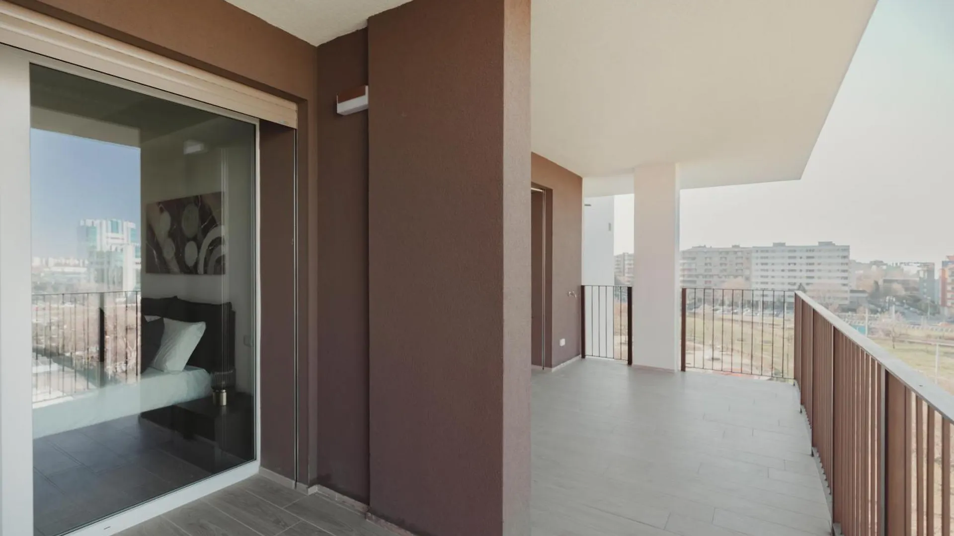 Gohost - Modern And Bright Apartments With Terrace And Balcony Milan