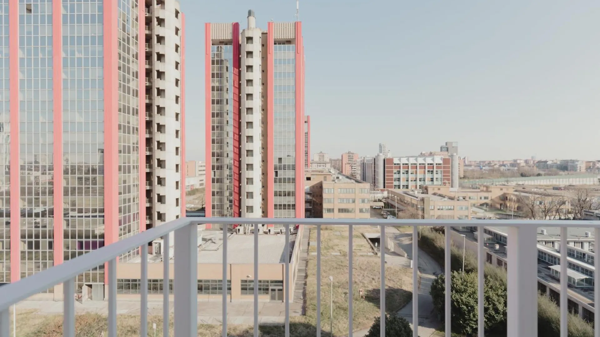 Gohost - Modern And Bright Apartments With Terrace And Balcony Milan