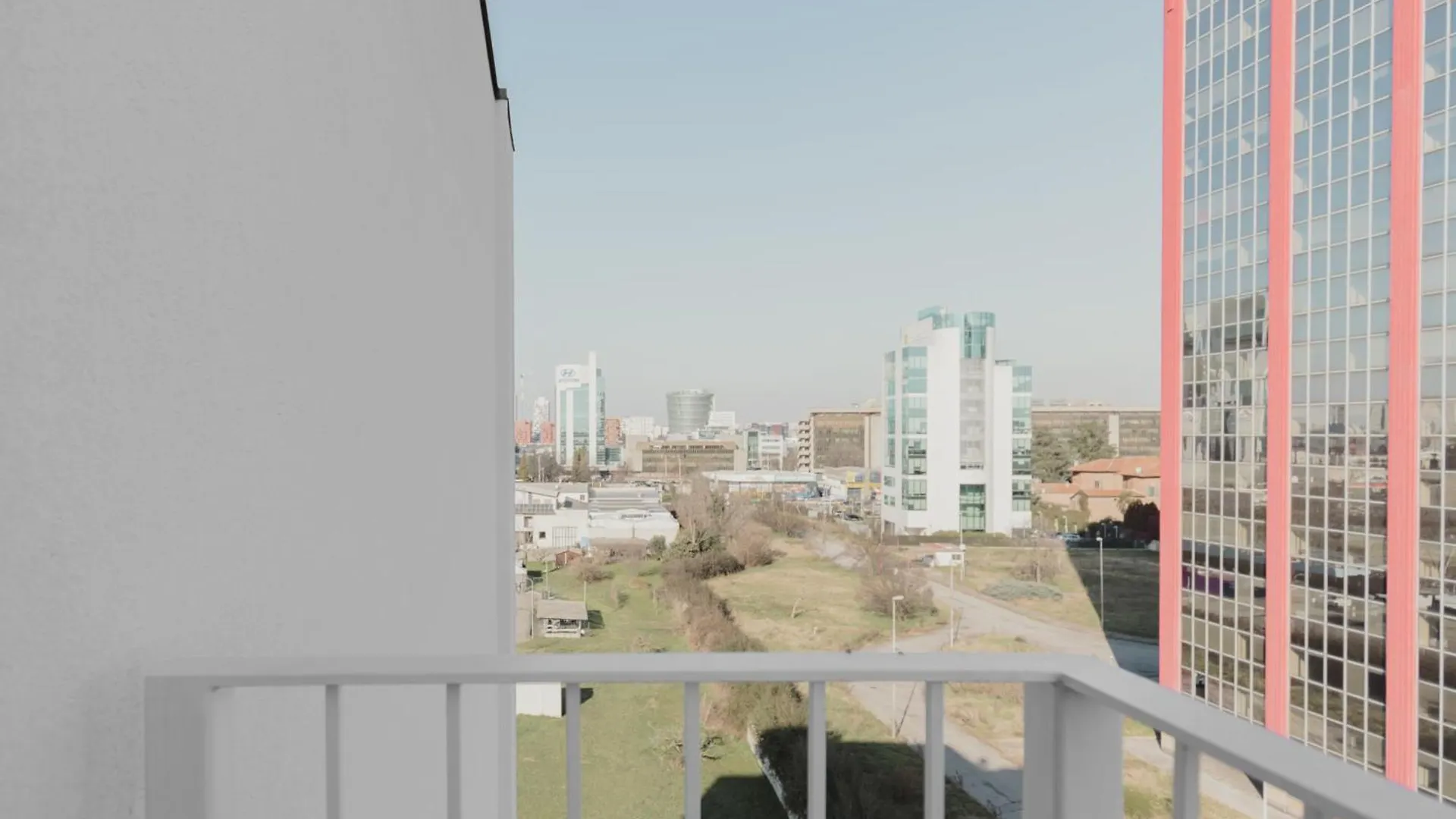 Gohost - Modern And Bright Apartments With Terrace And Balcony Milan Italy