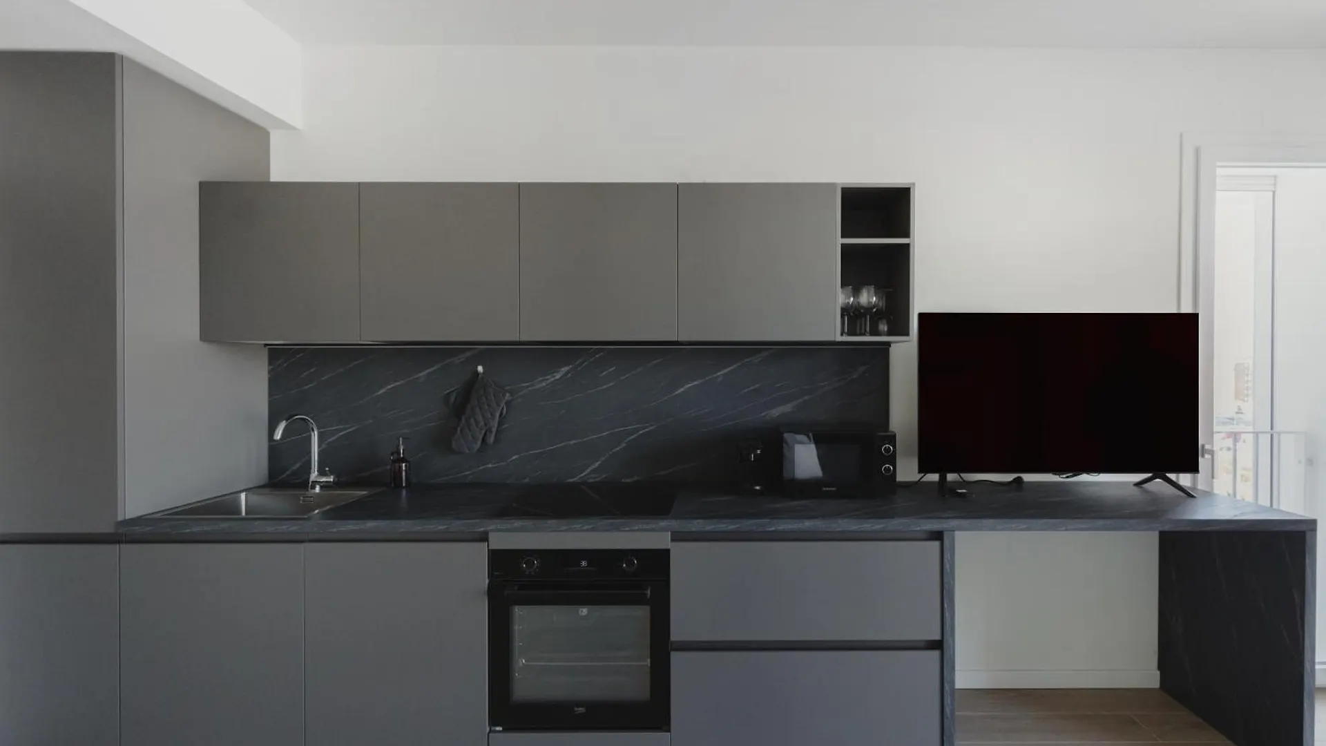 Gohost - Modern And Bright Apartments With Terrace And Balcony Milan 0*,  Italy
