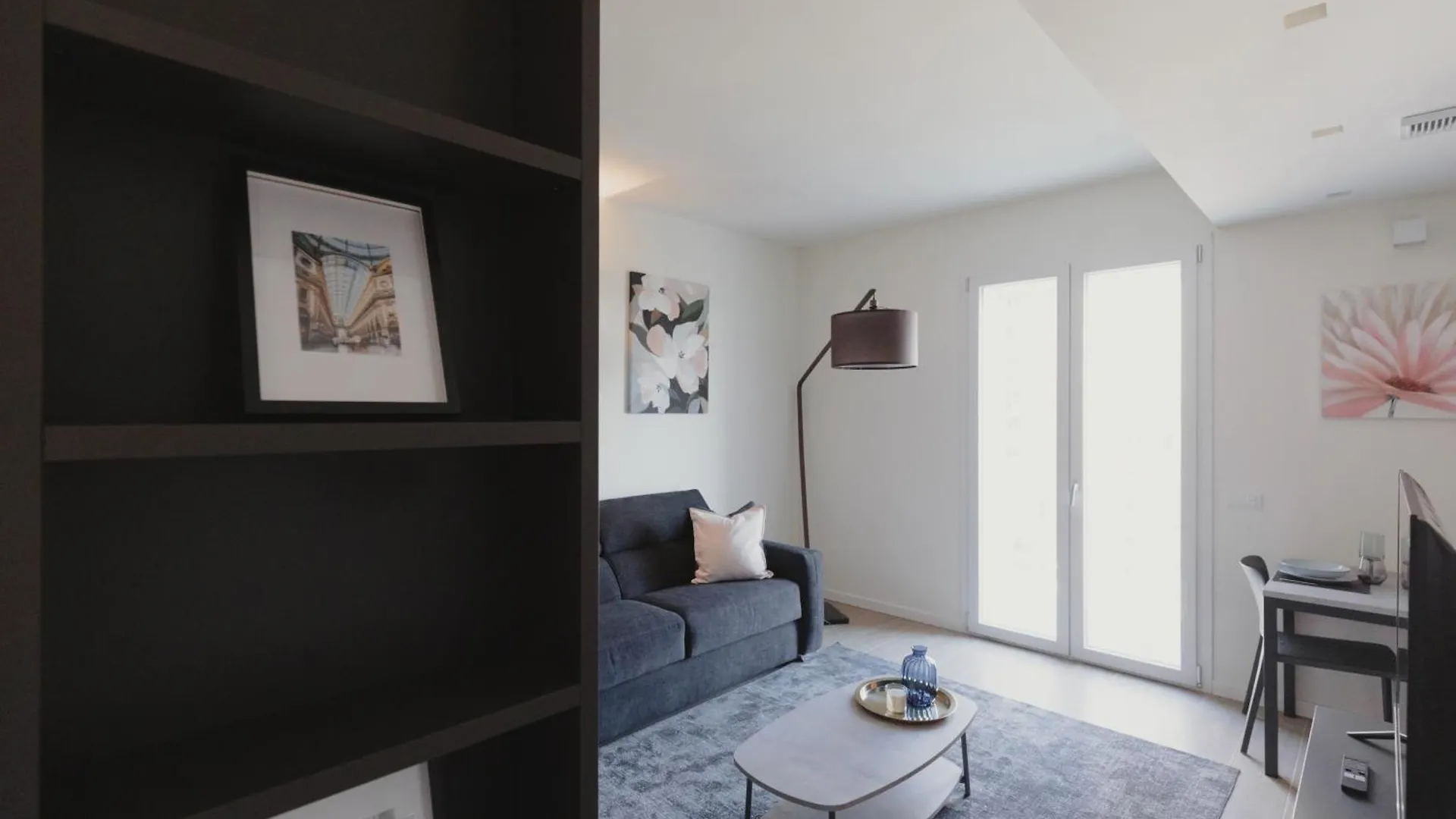 Gohost - Modern And Bright Apartments With Terrace And Balcony Milan