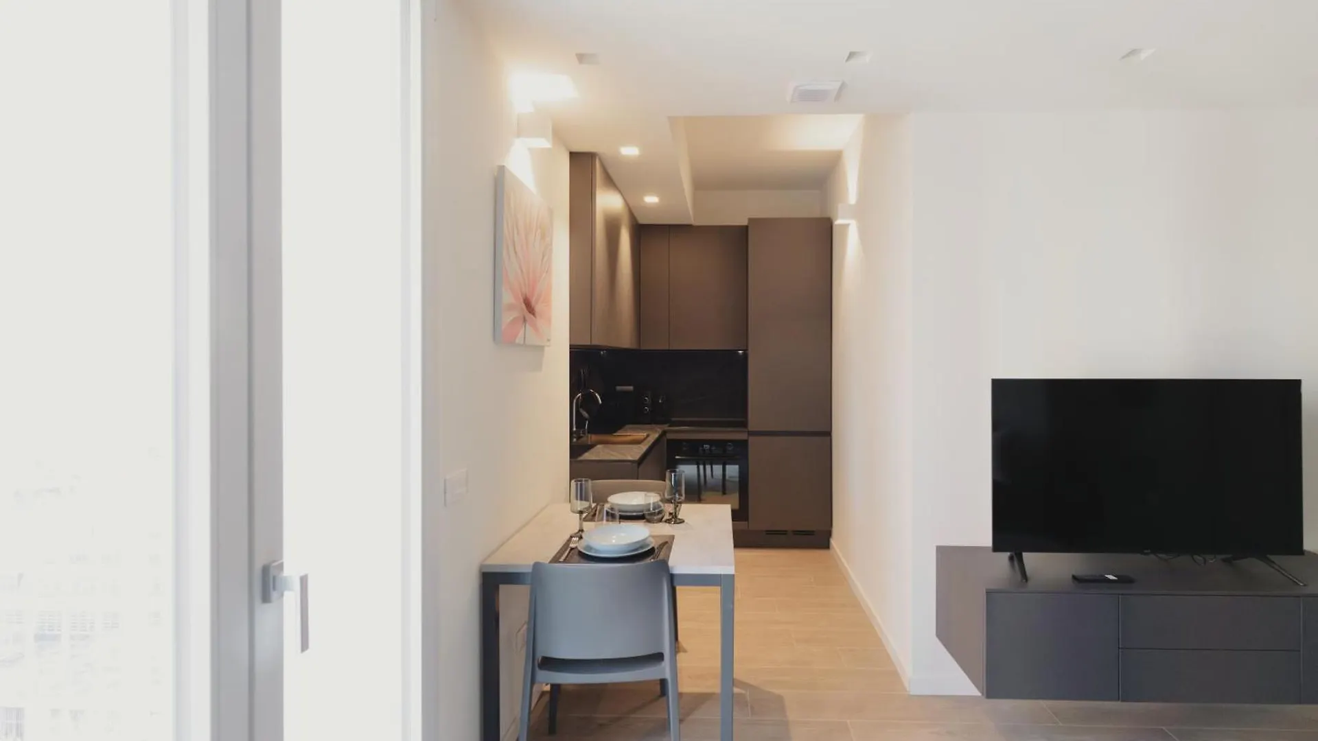 Gohost - Modern And Bright Apartments With Terrace And Balcony Milan 0*,  Italy