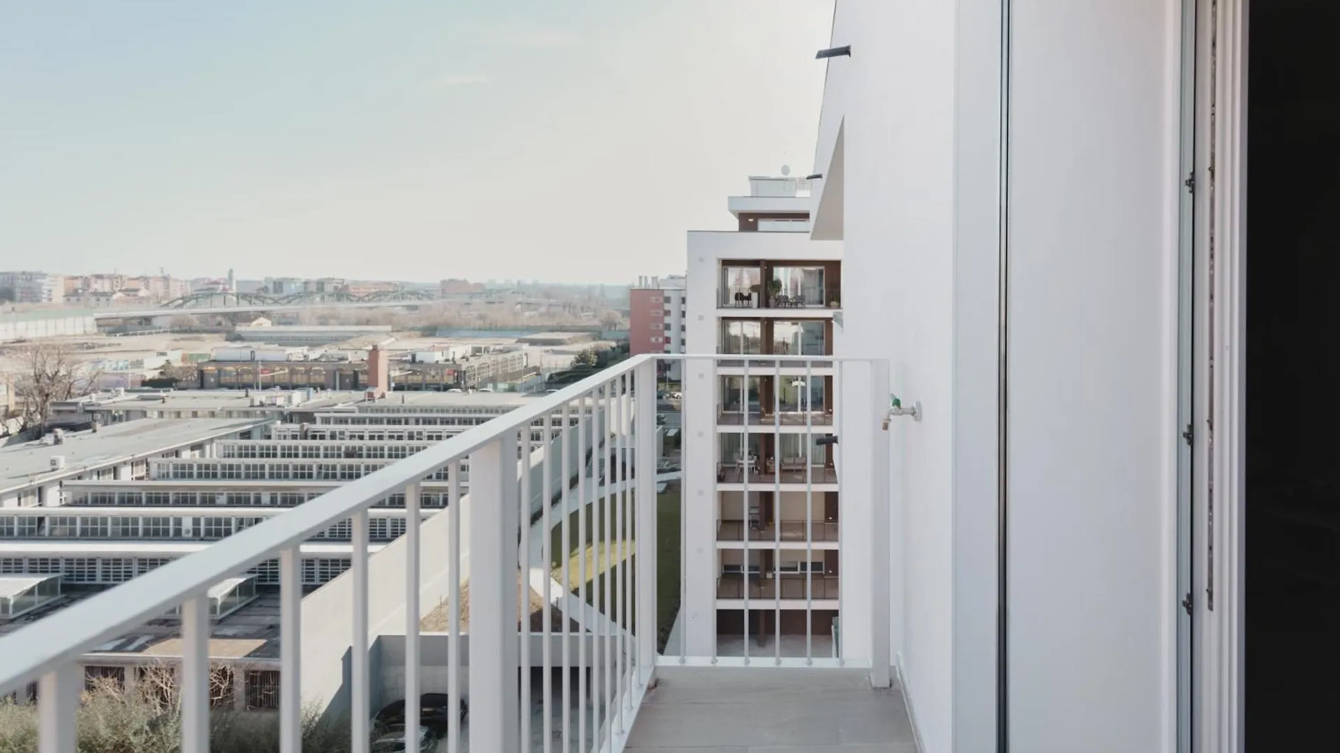 Gohost - Modern And Bright Apartments With Terrace And Balcony Milan 0*,  Italy
