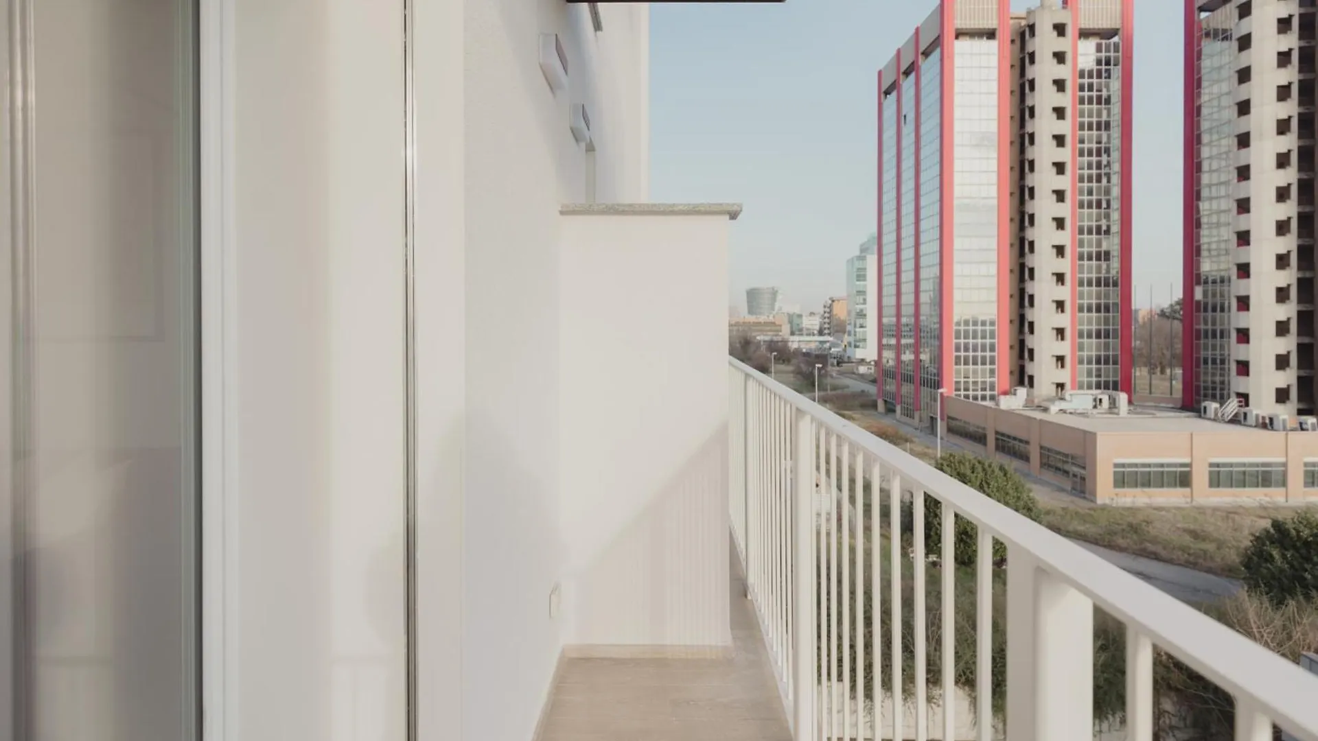 Gohost - Modern And Bright Apartments With Terrace And Balcony Milan
