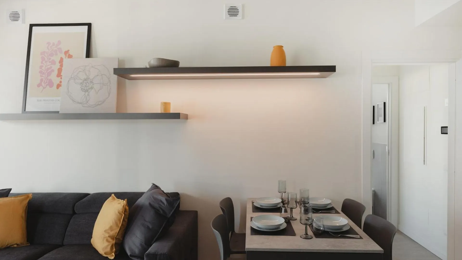 Gohost - Modern And Bright Apartments With Terrace And Balcony Milan