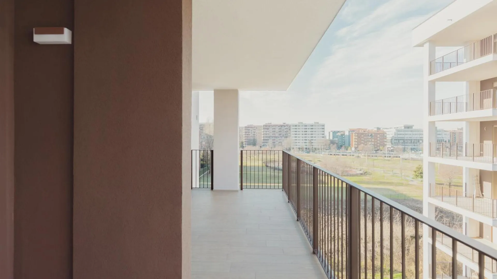 Gohost - Modern And Bright Apartments With Terrace And Balcony Milan Italy
