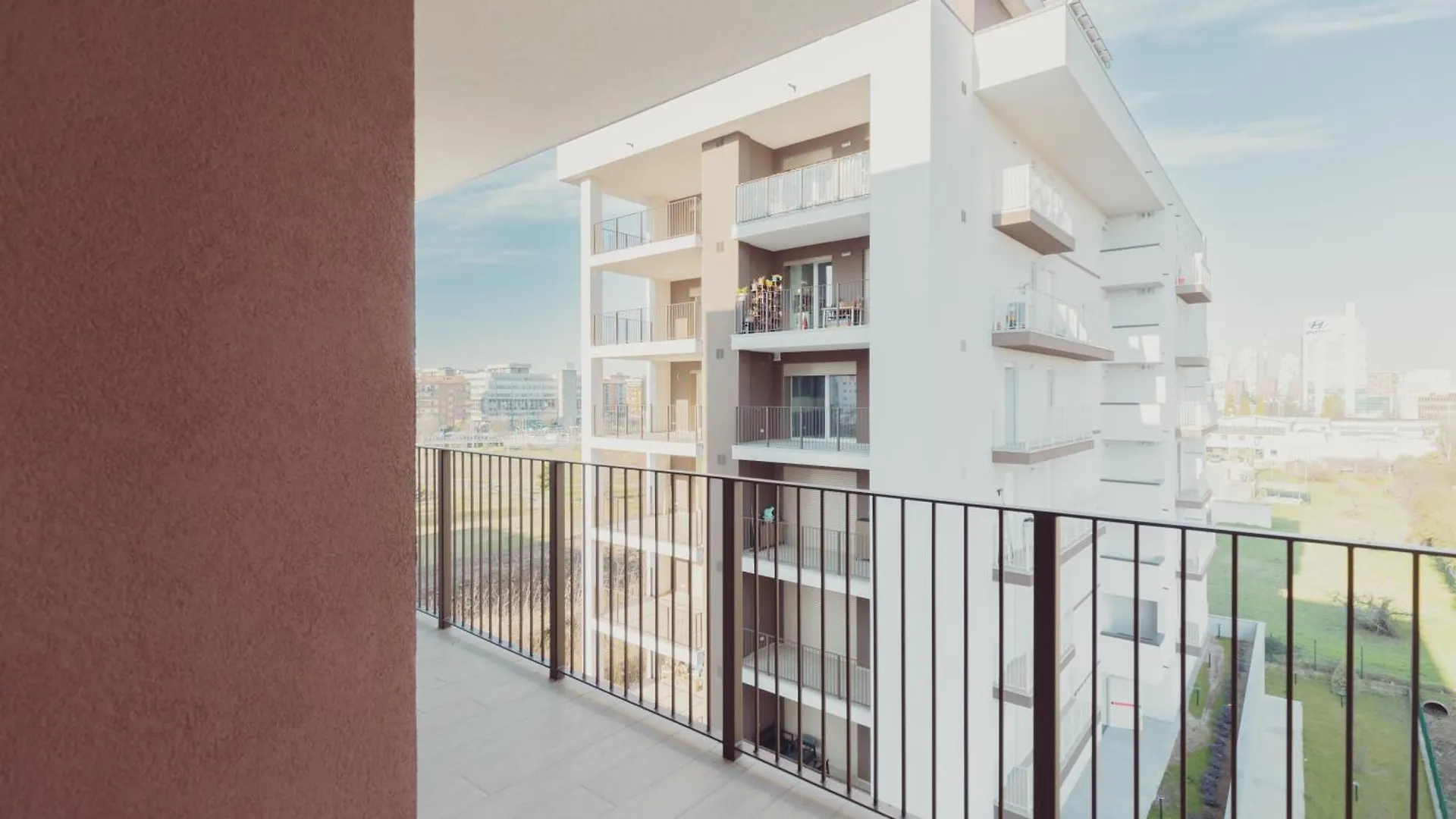Gohost - Modern And Bright Apartments With Terrace And Balcony Milan