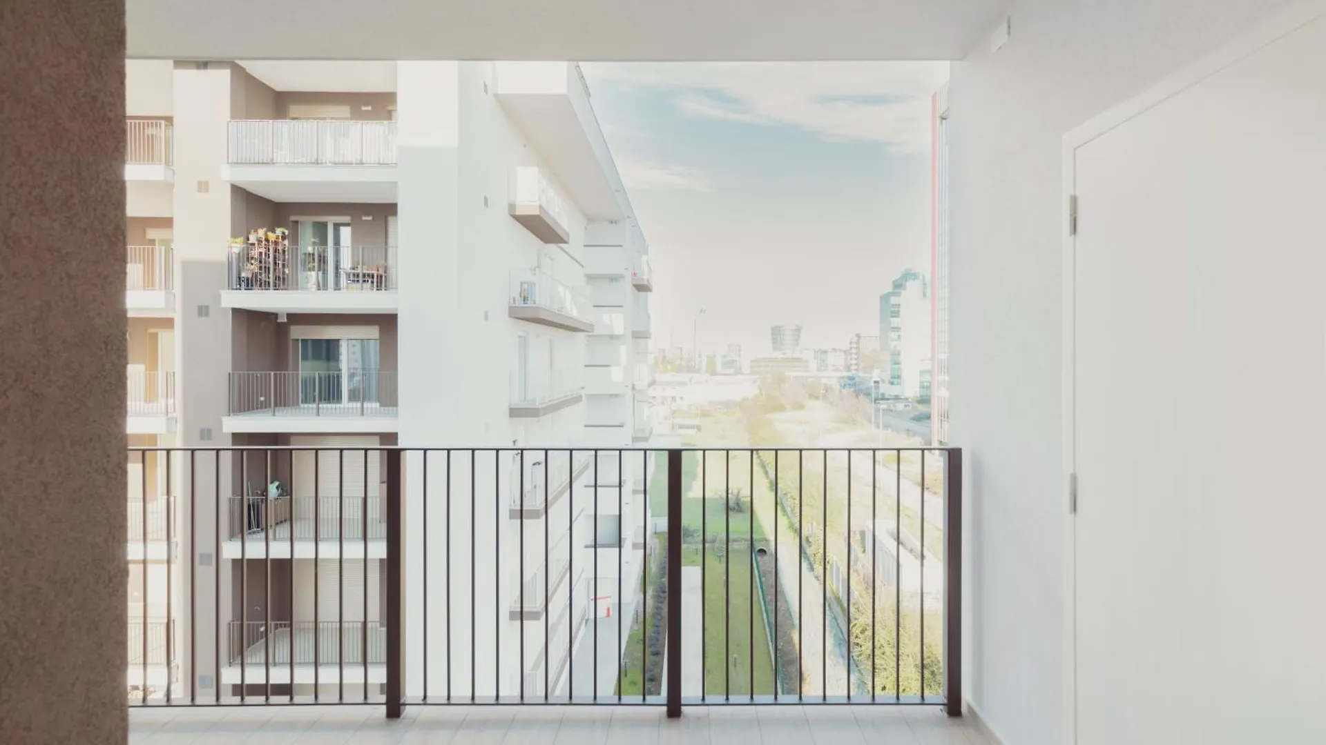 Gohost - Modern And Bright Apartments With Terrace And Balcony Milan