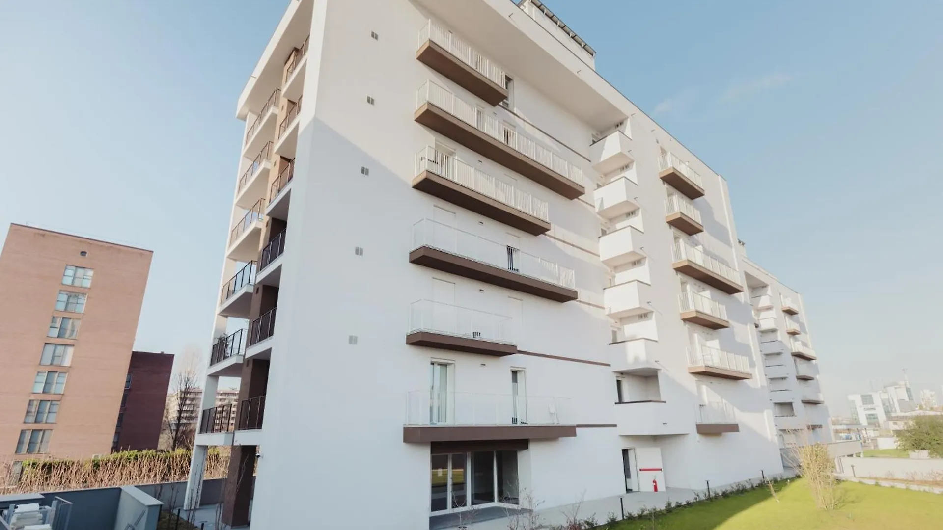 Gohost - Modern And Bright Apartments With Terrace And Balcony Milan