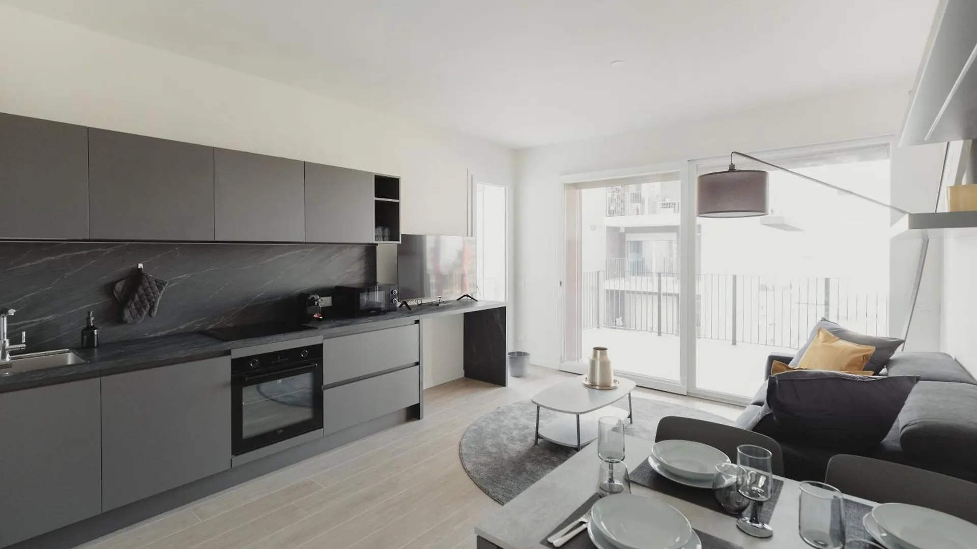 Gohost - Modern And Bright Apartments With Terrace And Balcony Milan