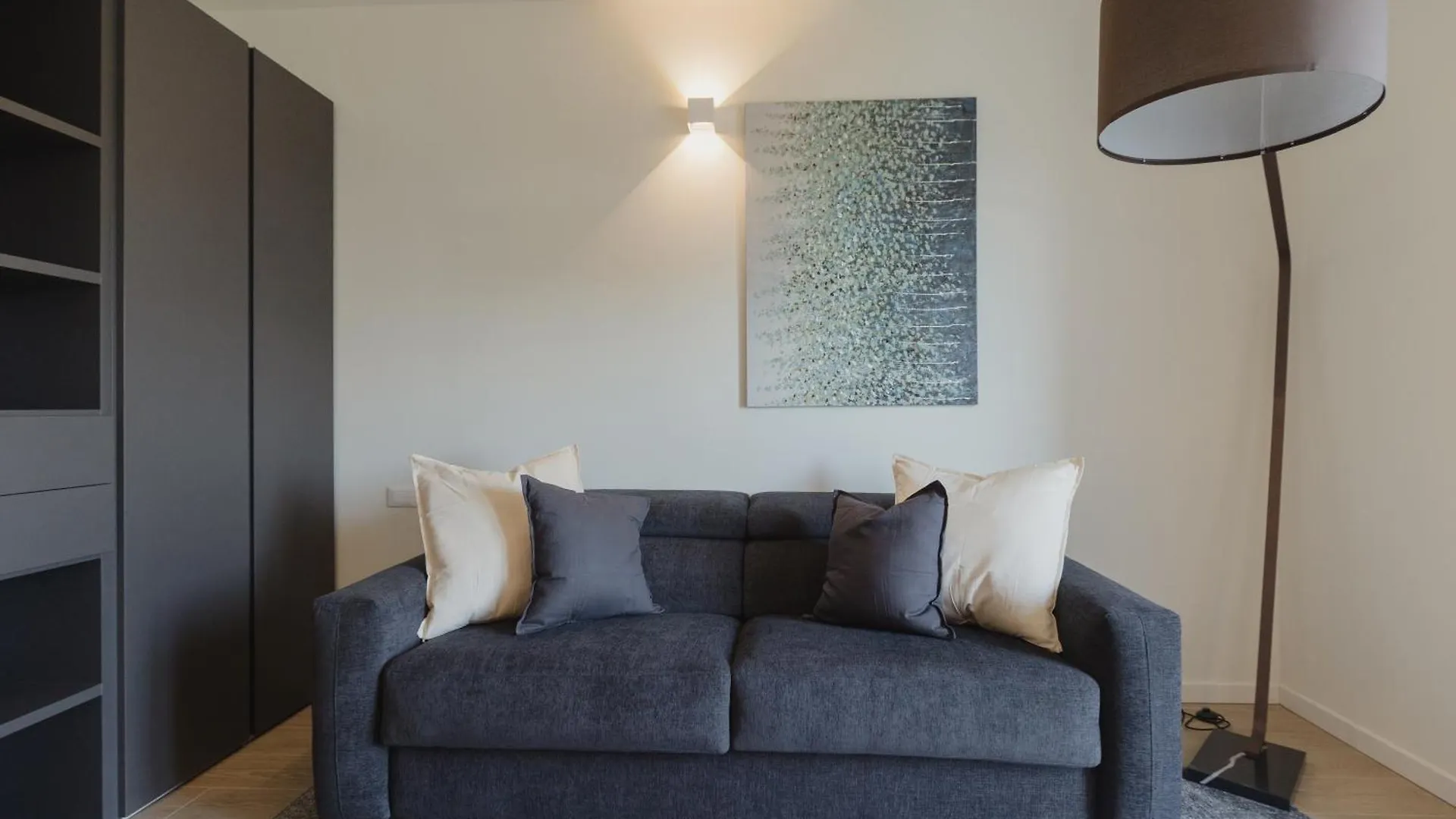 Gohost - Modern And Bright Apartments With Terrace And Balcony Milan 0*,