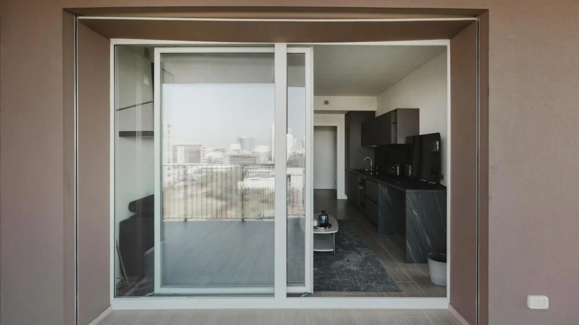 Gohost - Modern And Bright Apartments With Terrace And Balcony Milano