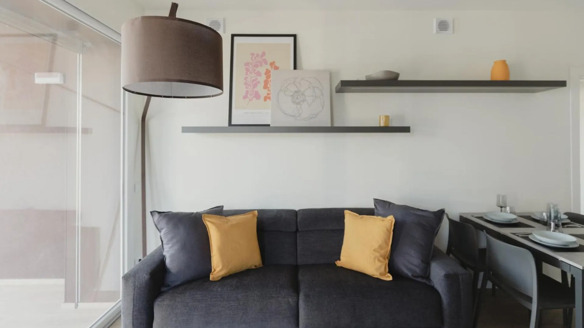 Gohost - Modern And Bright Apartments With Terrace And Balcony Milano